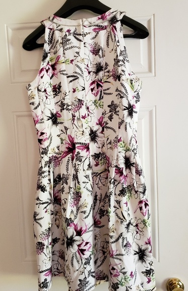 White floral dress from White House Black Market - Picture 2 of 4